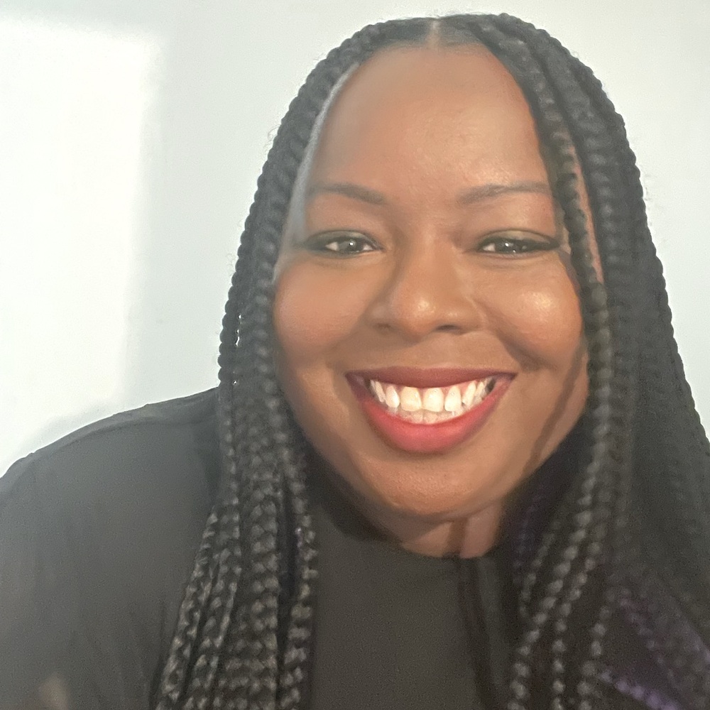 Meet the Posher, Lindsie